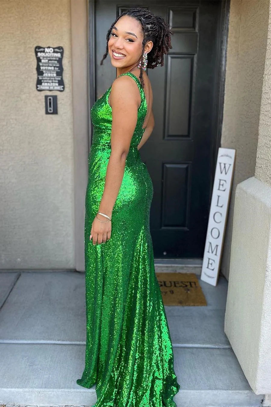Vestido de fiesta de sirena con escote cuadrado y lentejuelas y abertura